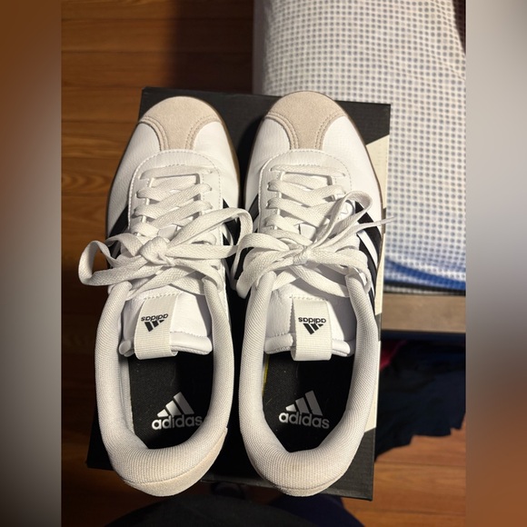 Women’s Adidas VL Court 3.0 sneakers - Picture 3 of 5